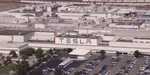 Tesla, "plantation" olarak nitelendirilen fabrikada siyah işçilere yönelik ırkçılık iddiaları nedeniyle yargılanıyor