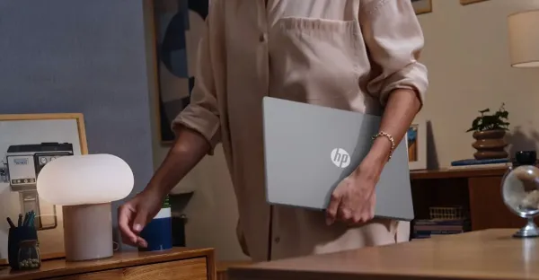 HP'nin OLED Ekranlı 2'si 1 Arada Laptop'u Okul Dönemi İçin Kaçırılmayacak Fırsat
