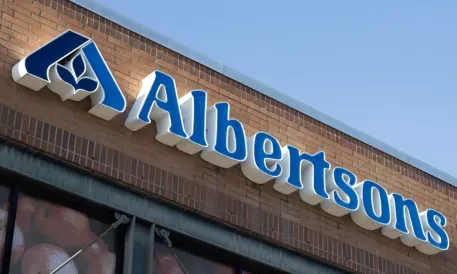 Albertsons, Müşterilerin Harcamalarını Kısmasıyla Satış Tahminini Düşürdü