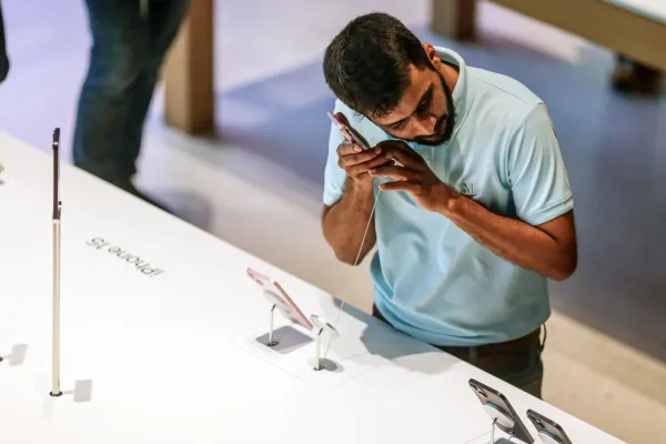 Hindistan'dan Akıllı Telefon Üretiminde Çin'e Meydan Okuyacak Dev Yatırım
