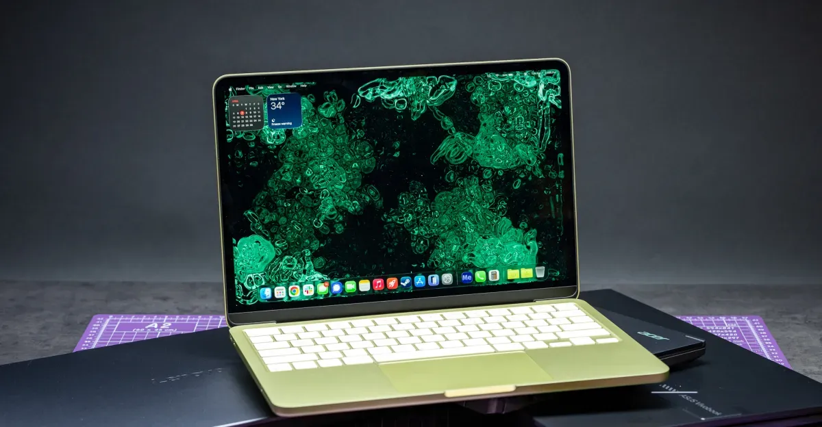 Apple'ın Daha Fazla RAM'li MacBook Neo Test Ettiği İddia Ediliyor