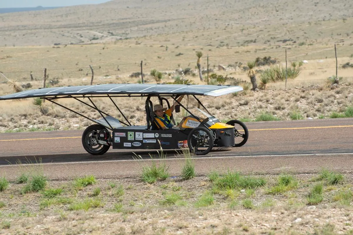 Solar Car Challenge aracı