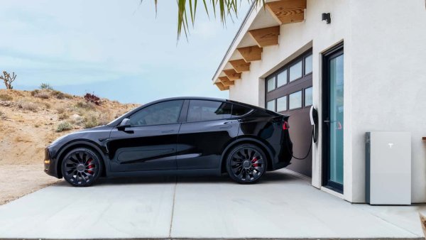 Tesla'nın Dev Fabrikasından Kamyon Dolusu Batarya Çalınıyor