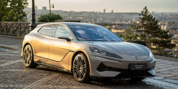 BYD, Denza Z9 GT EV'yi Avrupa'da Çin Fiyatının 3 Katına Satışa Sundu