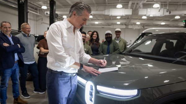 Kaliforniya'dan İlk Kez Elektrikli Araç Alacaklara 3.500 Dolarlık Anlık İndirim