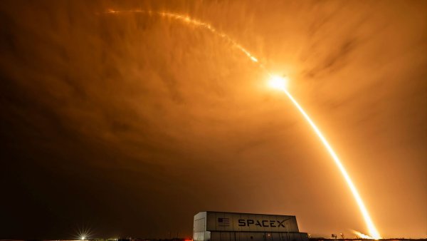 SpaceX, 600. Kez Uçuş Kanıtlanmış Roket Fırlattı: Starlink Uyduları Yörüngede