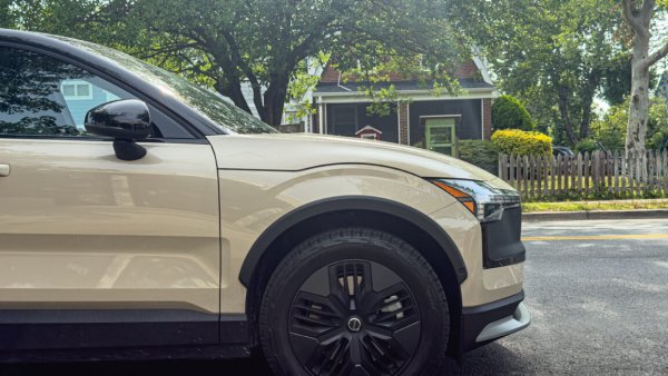 Yakında Alamayacağınız Küçük Bir Elektrikli: Volvo EX30 Cross Country
