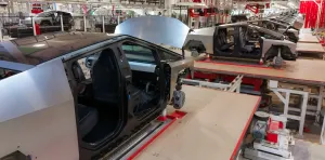 Tesla, Cybertruck Tedarikçisine Dava Açtı: Üretim Rehin Alındı