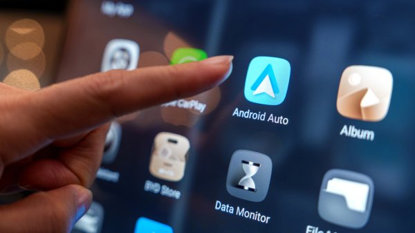 Kablosuz Android Auto Neden Hem Bluetooth Hem de Wi-Fi Kullanıyor?