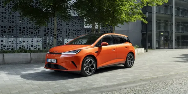 BYD, Avrupa İçin Özel Tasarımı Dolphin G Plug-in Hibriti Tanıttı: 65 Mil Elektrik Menzil, 32.000 Dolar Başlangıç Fiyatı
