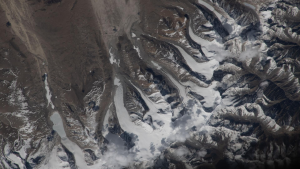 Himalayalar'daki Buzullar Uzaydan Görüntülendi: 15 Temmuz 2026'nın Uzay Fotoğrafı