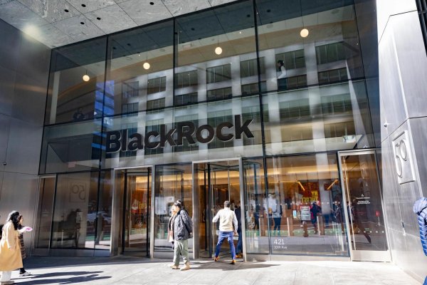 BlackRock'ın Kripto Varlıkları 15 Milyar Dolarlık Net Girişe Rağmen Yüzde 39 Düştü