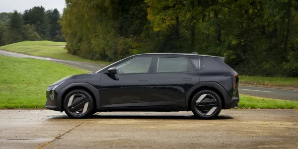 Kia'nın Elektrikli Hatchback'ine Dört Çeker ve 560 km Menzil