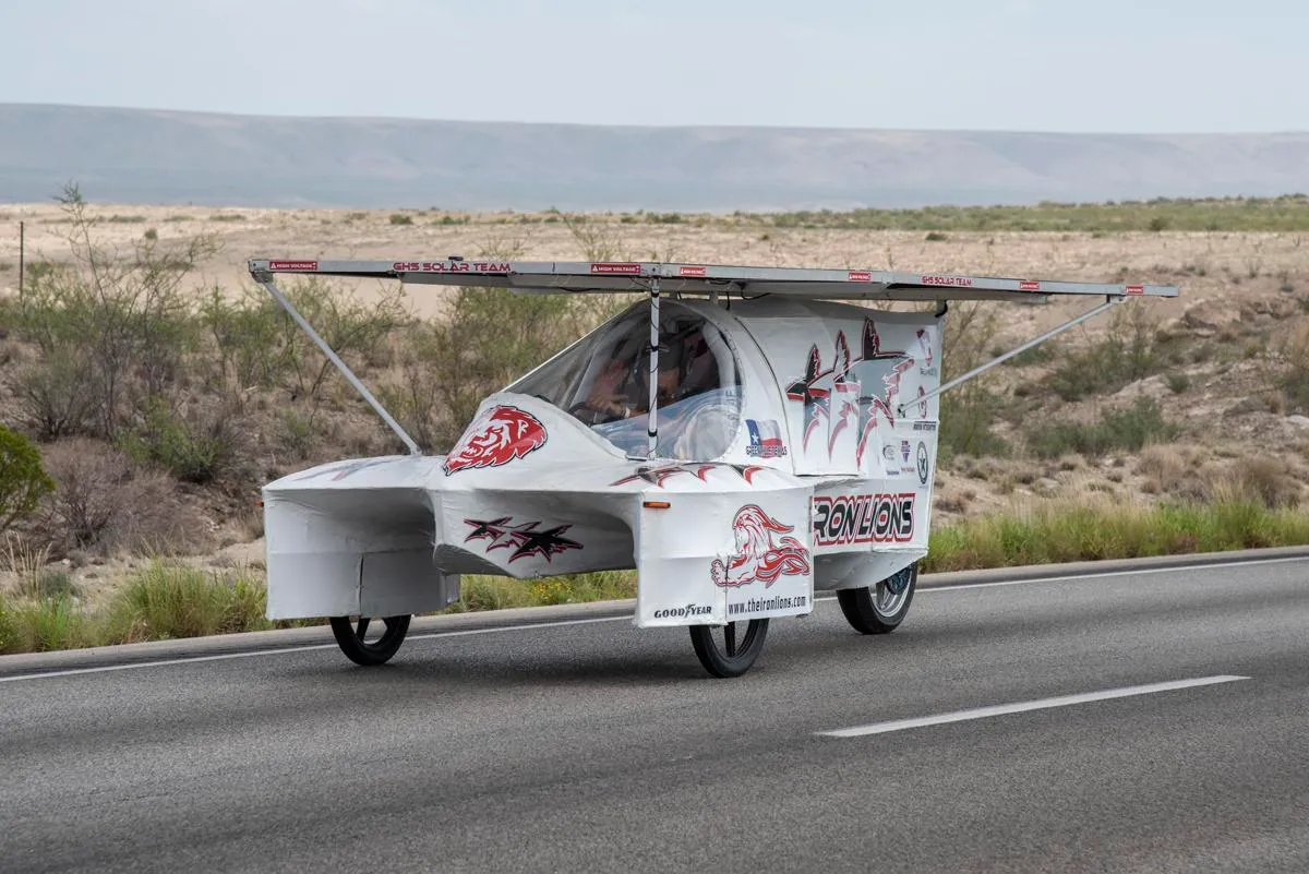 Solar Car Challenge aracı
