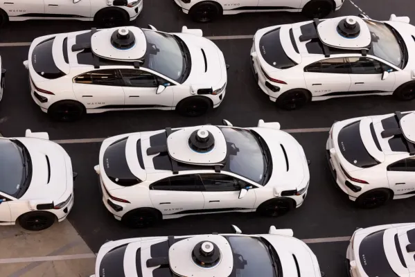 Waymo ve Otonom Taksilere Acil Durum Müdahalesi İçin Yeni Federal Düzenleme Geliyor