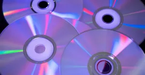 İnsanlar Neden Bu Kadar Çok CD Satın Alıyor?