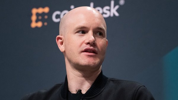 Coinbase Spot İşlem Hacmindeki Düşüşten Etkilendi: Wall Street, Beklentileri Düşürdü