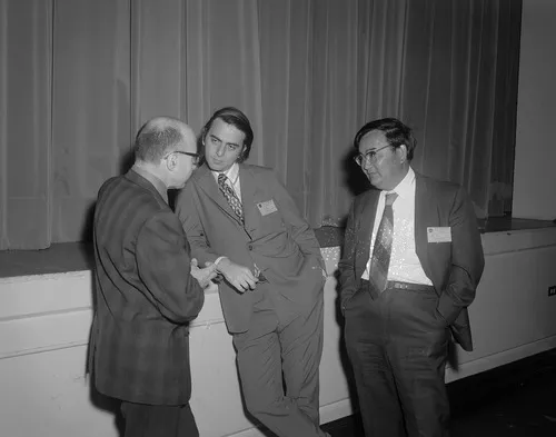 Dr. Carl Sagan, Viking Biyoloji Konferansı'nda