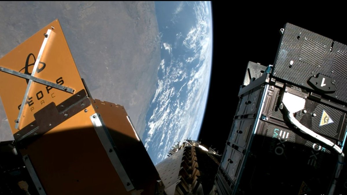 SpaceX, İlk Nükleer Güçlü Ticari Uyduyu Fırlattı