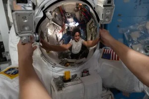 NASA, Üç Uzay Yürüyüşünü Canlı Yayınlayacak ve Basın Toplantısı Düzenleyecek