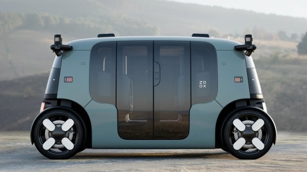 Zoox, robotaksileri dumanı algılayamadığı için yazılım geri çağırması yayınladı