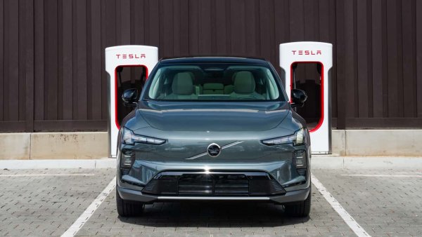 Volvo EX60'ın Menzili Daha da İyileşti