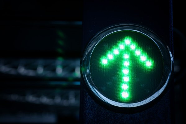 Ether, Solana ve Dogecoin Yükselişte: Warsh'ın Açıklamaları Bitcoin'i 60.000 Doların Üzerine Taşıdı