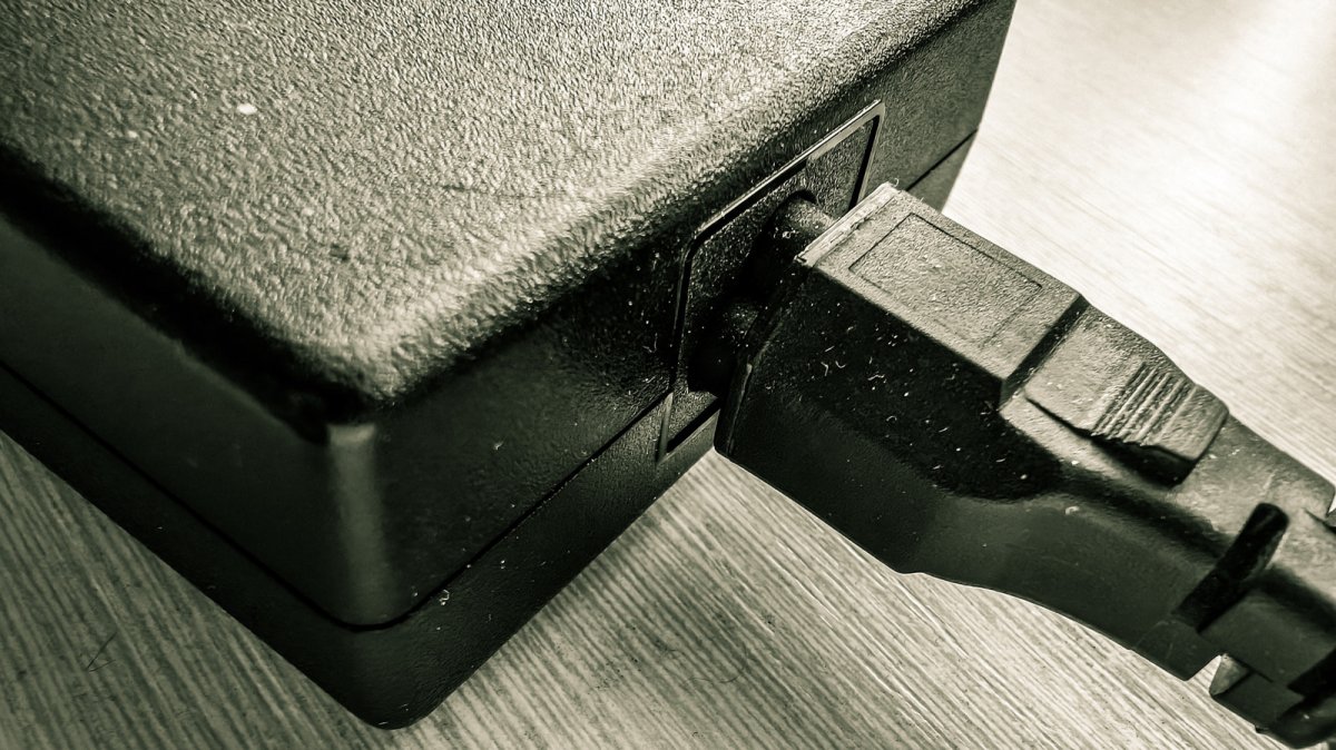 Laptop Şarj Cihazları Neden Küçülüyor? GaN Teknolojisi Devrimi