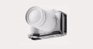 Peak Design'ın Modüler Field Bracket Sistemi, Dahili Bulucu Etiketiyle Geliyor