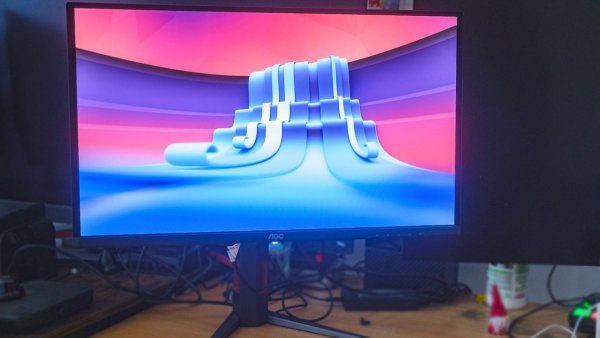 600 Dolarlık AOC GAMING Q27G4ZD: Ucuz Yapısına Rağmen OLED'in Gizli Yıldızı