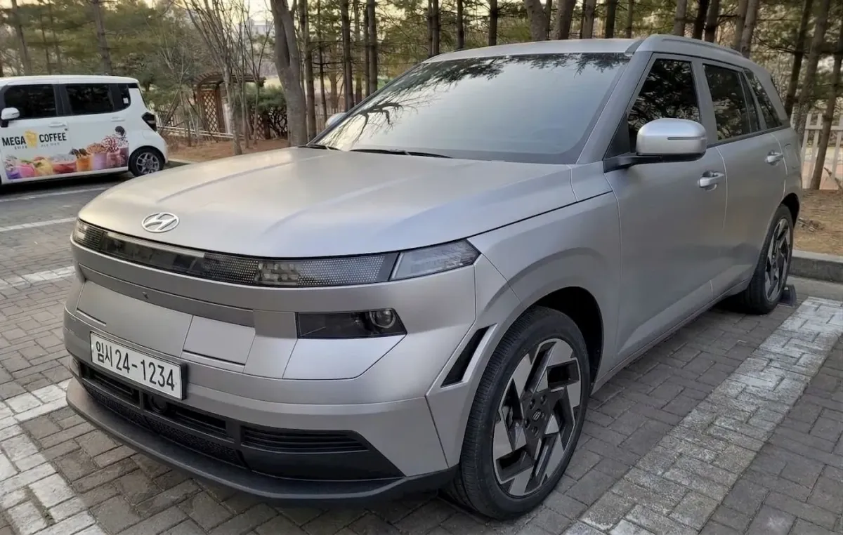 Yeni Hyundai Kona Sızdı: Daha Sert Görünüm ve Sürpriz Bir İç Mekan