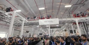 Tesla 10 Milyonuncu Aracını Üretti Ama Büyüme Hikayesi Tıkandı