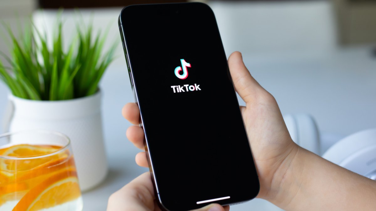 İngiltere'nin İletişim Düzenleyicisi Ofcom, TikTok'un Çocuk Güvenliği Önlemlerini Soruşturuyor