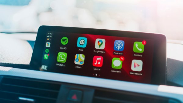 Düzinelerce Ücretsiz CarPlay Uygulamasını Test Ettik, İşte En İyileri