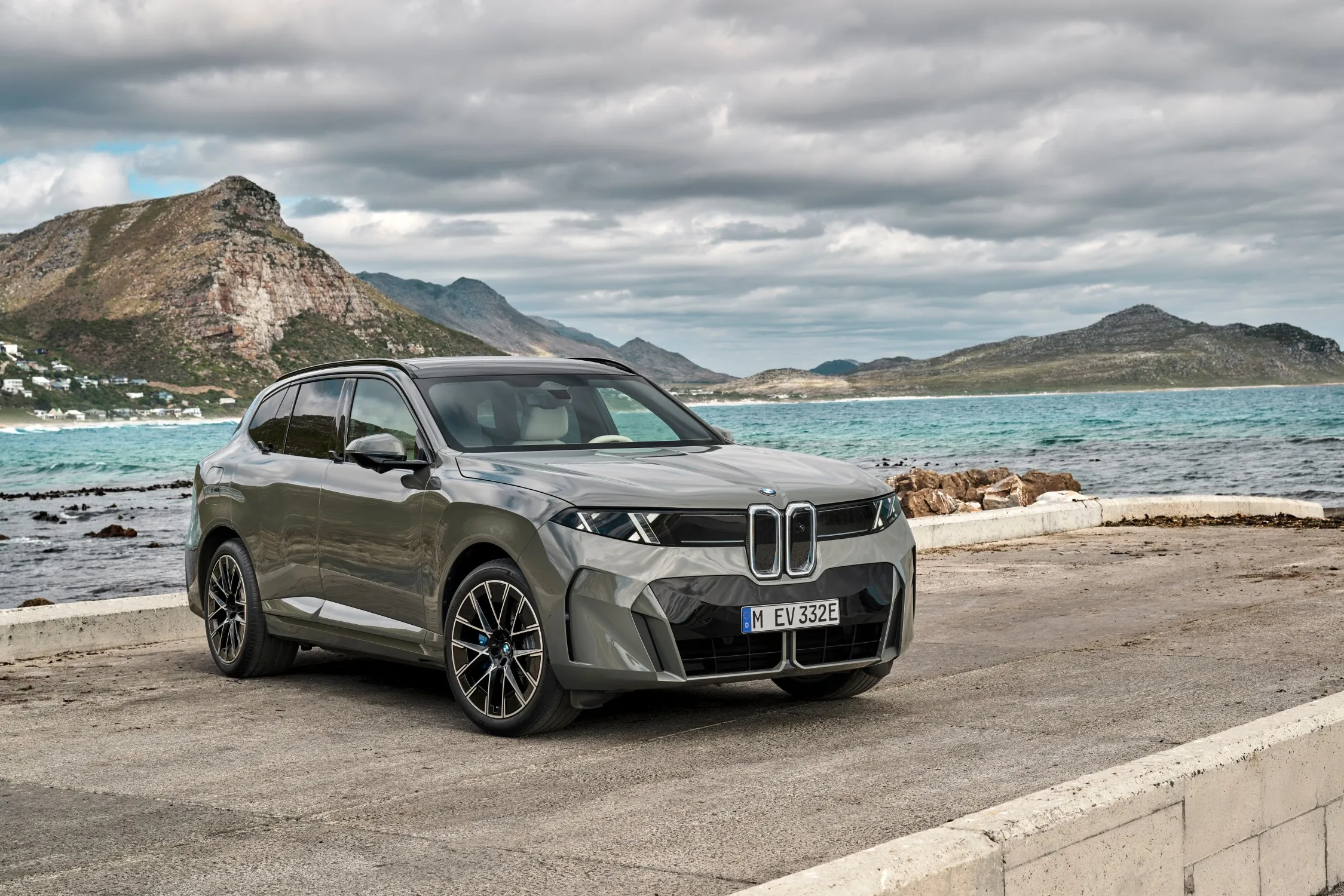 BMW-iX5-60-debut-range