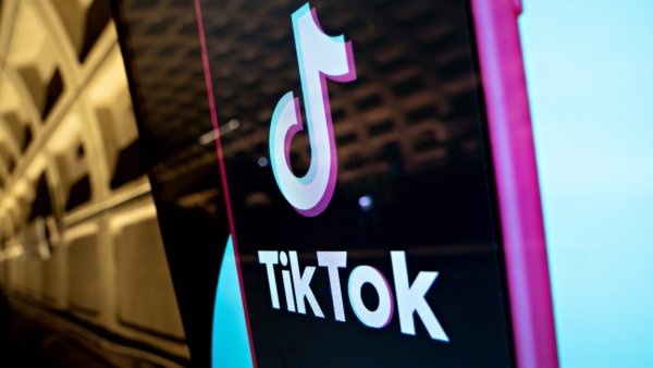 TikTok Kullanıcıları, FYP Üzerinde Sandıkları Kadar Kontrole Sahip Değil