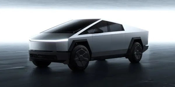 Tesla Cybertruck Sahipleri Ev Şarjını Kaybediyor, Şirket Geri Çağırma Yapmıyor