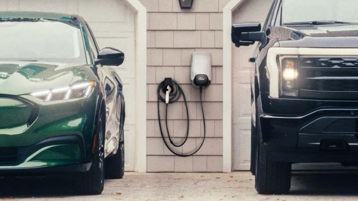 Ford'un Elektrikli Araç Alıcılarına Ücretsiz Ev Şarj Cihazı Desteği Devam Ediyor