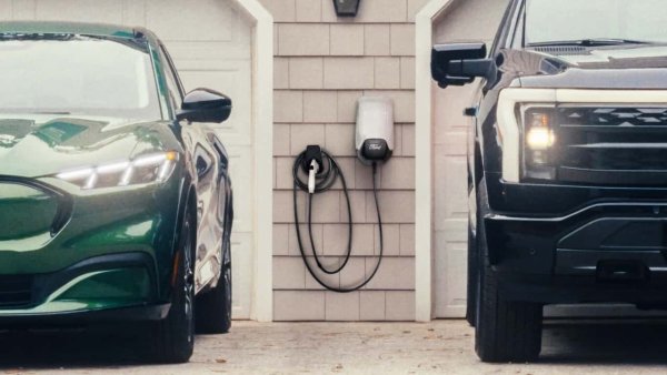 Ford'un Elektrikli Araç Alıcılarına Ücretsiz Ev Şarj Cihazı Desteği Devam Ediyor