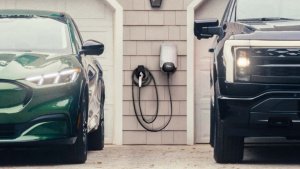 Ford'un Elektrikli Araç Alıcılarına Ücretsiz Ev Şarj Cihazı Desteği Devam Ediyor