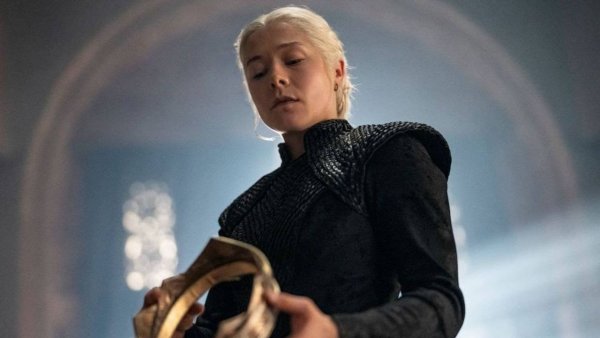 Ejderhanın Evi 3. Sezon Açılış Jeneriği, George R.R. Martin'in Ateş ve Kan'ına Akıllıca Bir Atıfta Bulunuyor