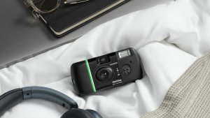 Fujifilm, Retro QuickSnap Anlık Kamera Serisinin Su Geçirmez ve Siyah-Beyaz Sürümlerini Tanıttı