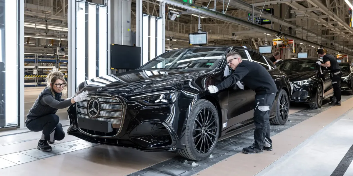 Mercedes Yeni Elektrikli C-Class'ı Üretmeye Başladı – İşte Üretim Yeri