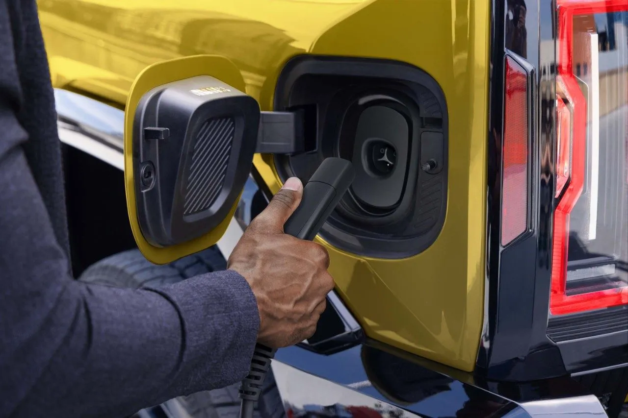 Native NACS charging inlet on the GMC HUMMER EV ICON | 25