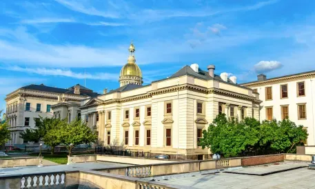 New Jersey, Gözetim Fiyatlandırmasını Yasaklıyor ve Dijital Raf Etiketlerini Donduruyor