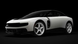 Ferrari İlk Elektrikli Otomobilinin İlk Üretim Örneğini Açık Artırmaya Çıkarıyor