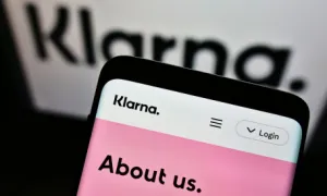 Klarna, Üyelik Düzeylerini Yeniden Düzenleyerek Ücretleri Kaldırıyor ve Nakit İade Ödülleri Artırıyor