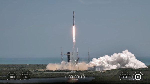 SpaceX, 29 Starlink Uyduyuyla Florida'dan Fırlatma Gerçekleştirdi