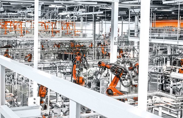 KUKA, Kuzey Amerikalı Otomobil Üreticileri İçin Otomasyon Yönetim Platformunu Devreye Aldı