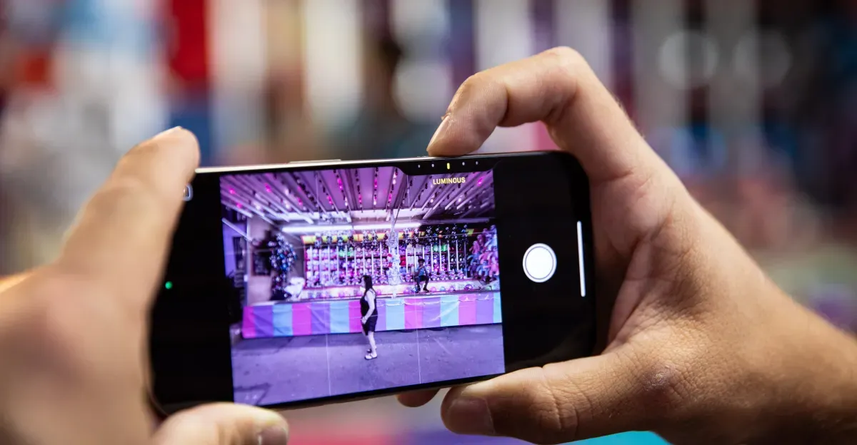 Apple'dan Deepfake'lere Karşı Yeni Hamle: iPhone Fotoğraflarının Orijinallik Kanıtı